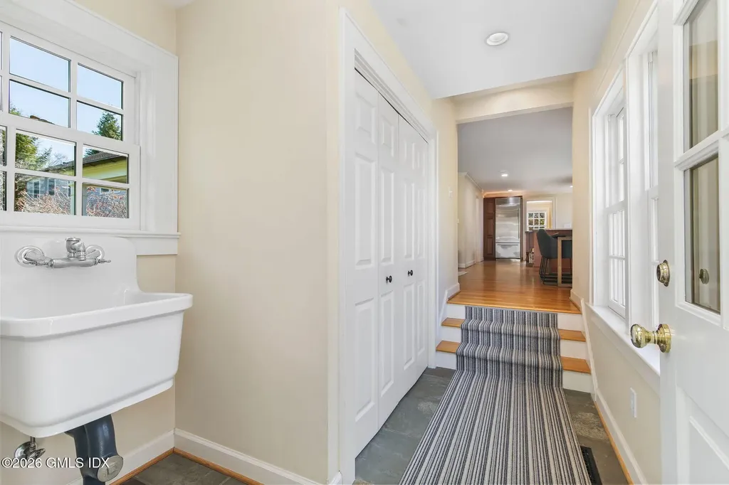 93 Summit Road Riverside CT 06878