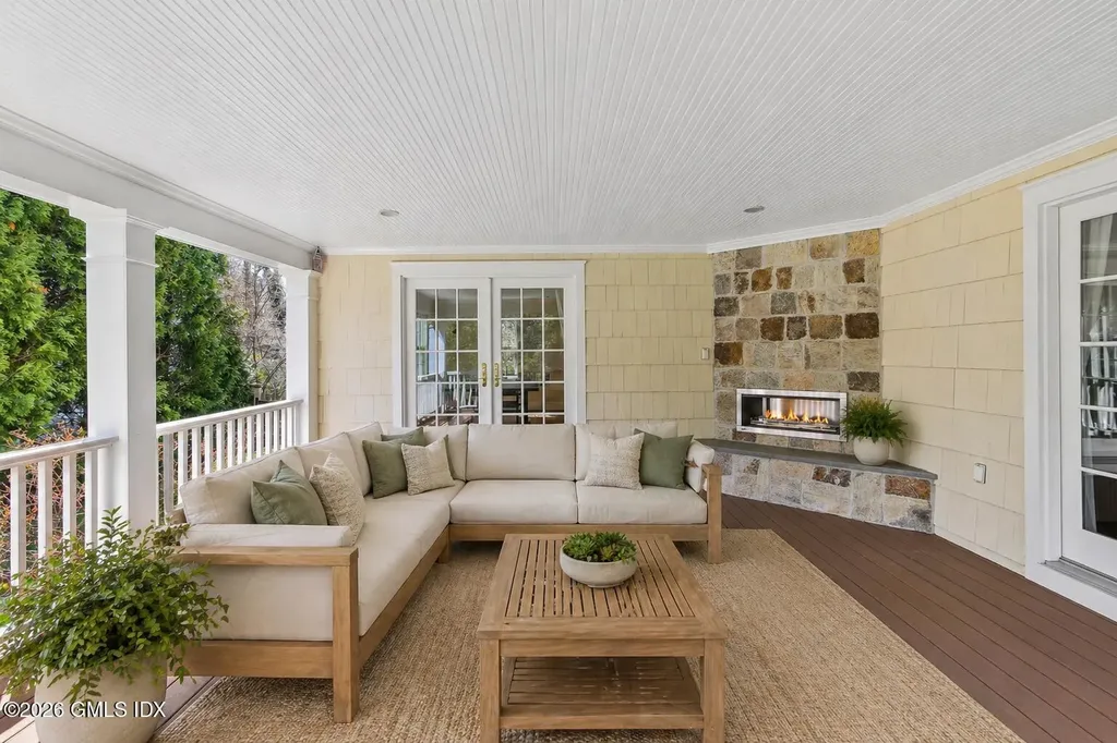 93 Summit Road Riverside CT 06878
