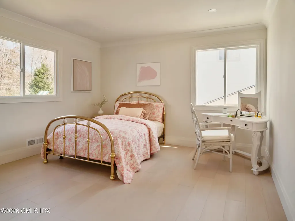 37 Mary Lane Riverside CT 06878