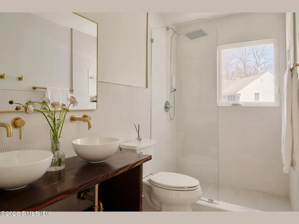 37 Mary Lane Riverside CT 06878