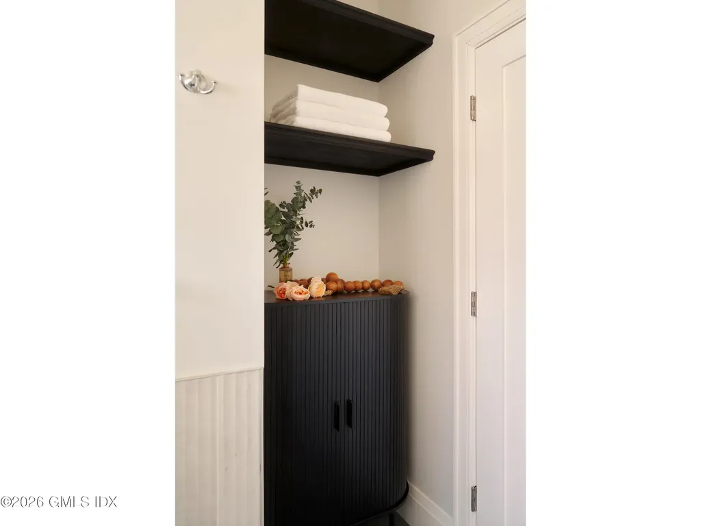 37 Mary Lane Riverside CT 06878