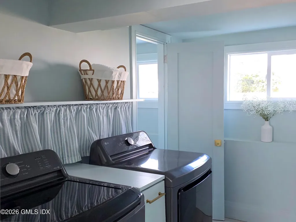 37 Mary Lane Riverside CT 06878