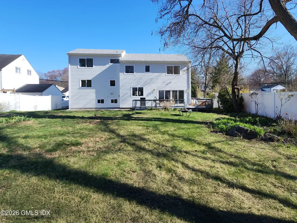 37 Mary Lane Riverside CT 06878