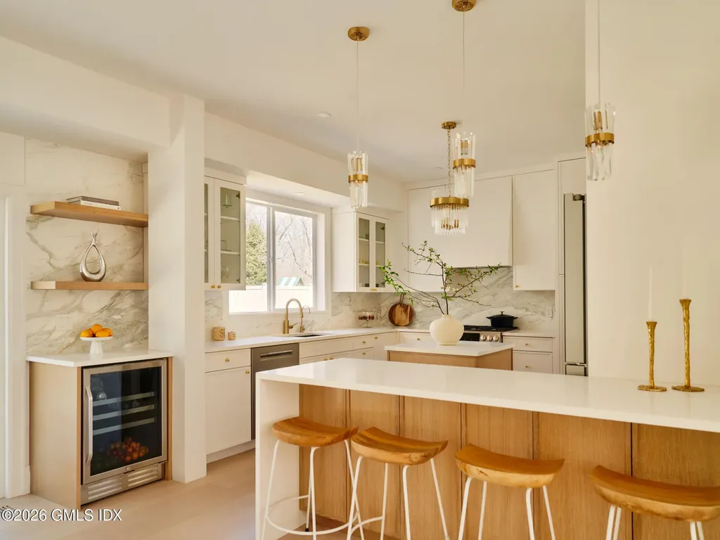 37 Mary Lane Riverside CT 06878