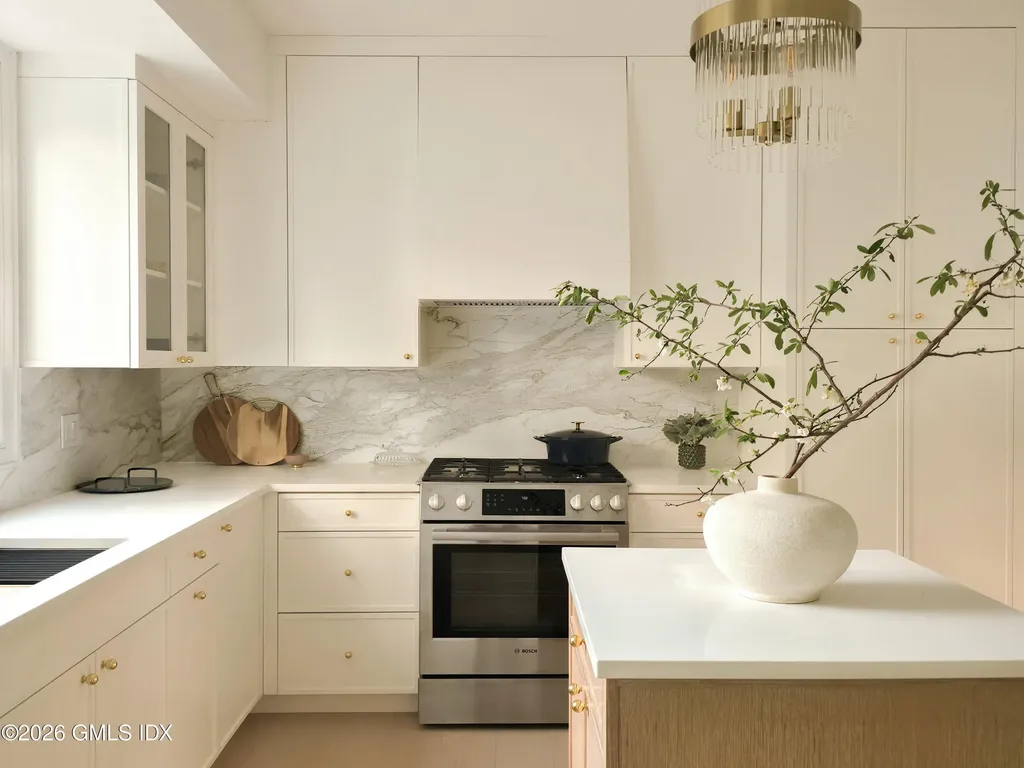 37 Mary Lane Riverside CT 06878