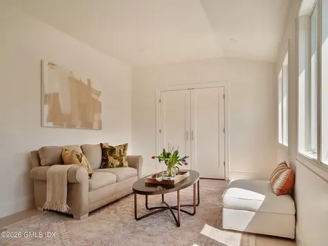 37 Mary Lane Riverside CT 06878