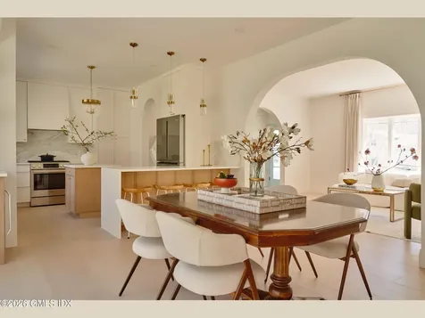 37 Mary Lane Riverside CT 06878