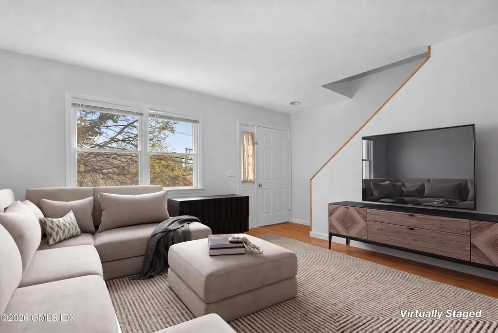 21 W Division Street Greenwich CT 06830
