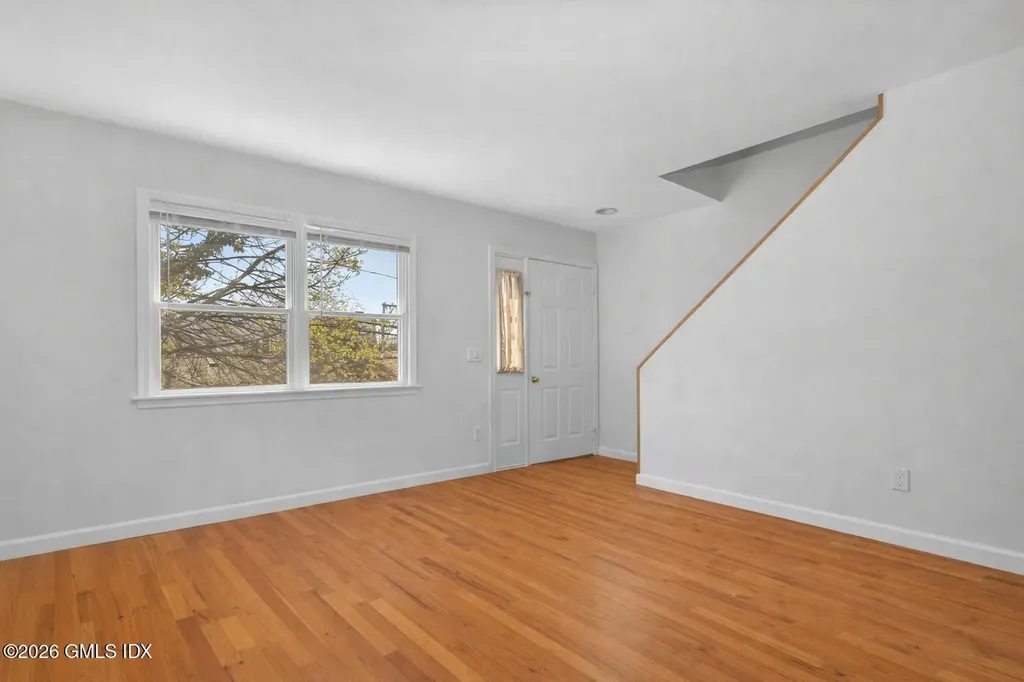 21 W Division Street Greenwich CT 06830
