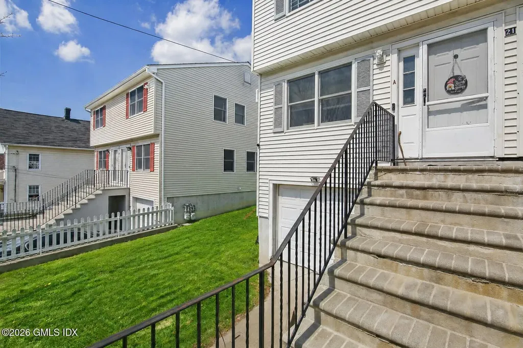 21 W Division Street Greenwich CT 06830