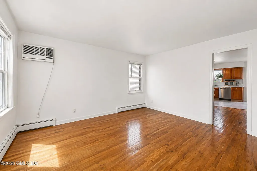 21 W Division Street Greenwich CT 06830