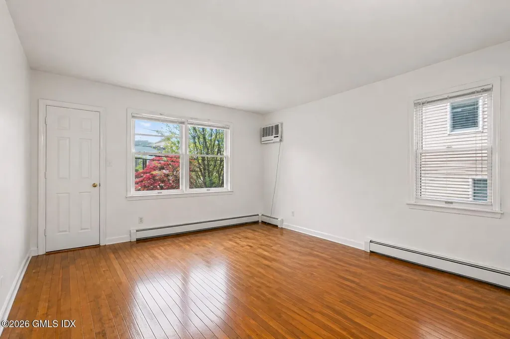 21 W Division Street Greenwich CT 06830