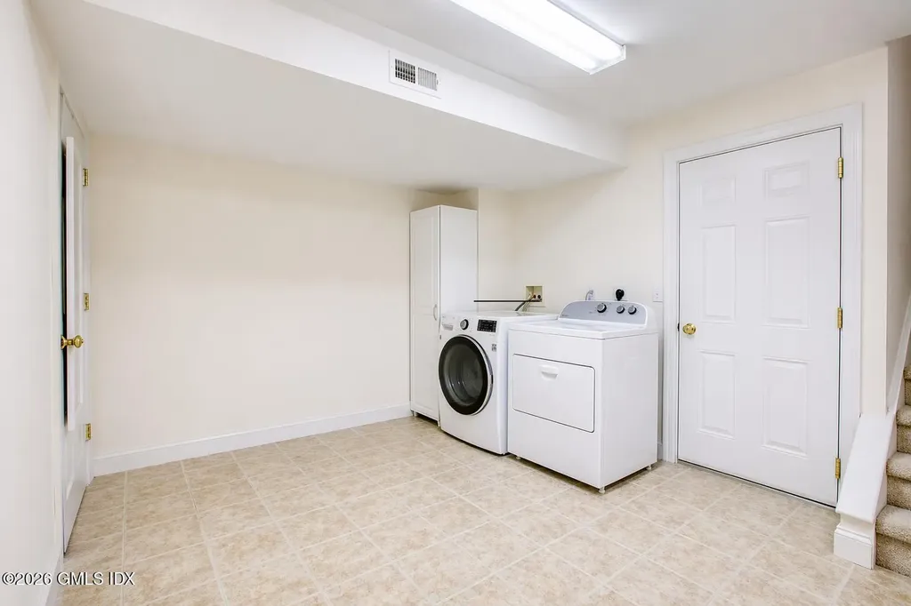 39 Maple Tree Avenue Stamford CT 06906