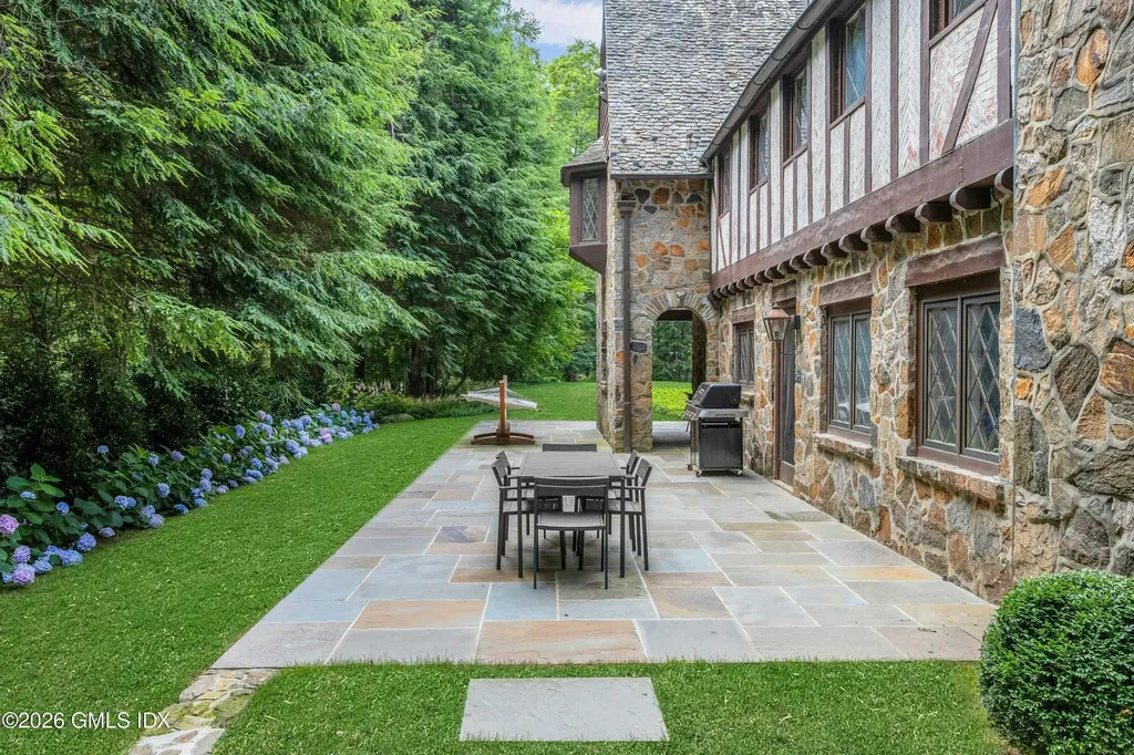 11 Alden Road Greenwich CT 06831