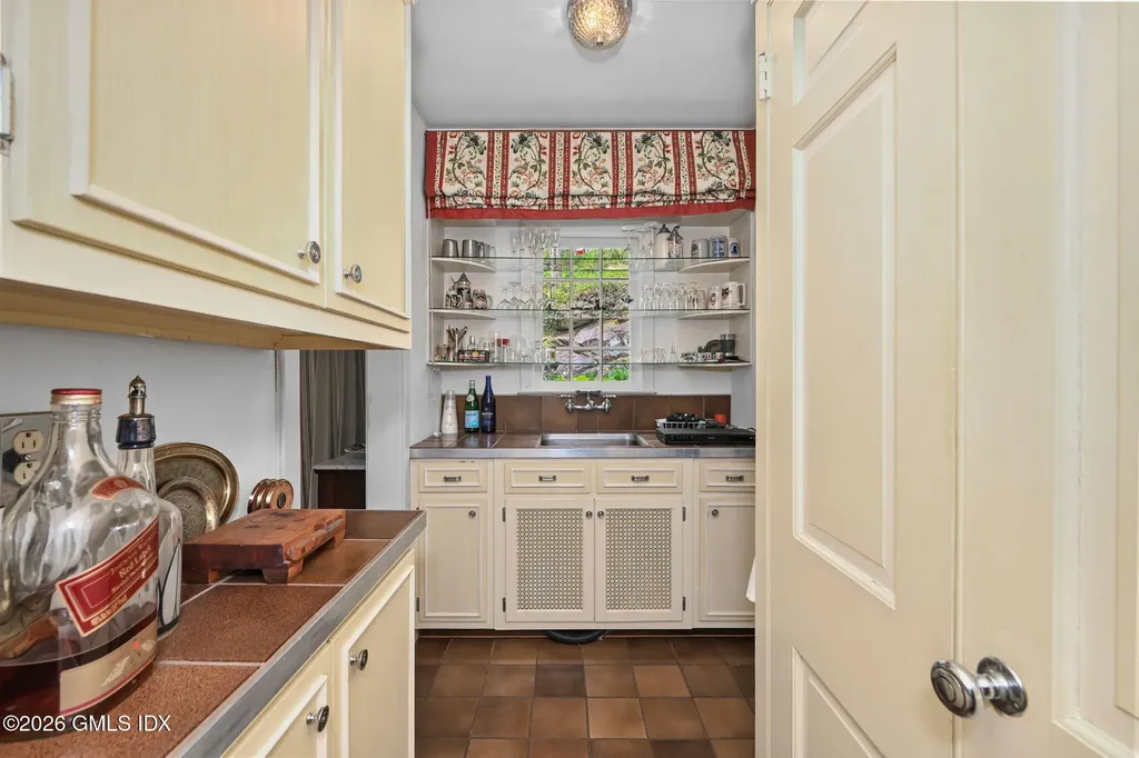 14 Upland Drive Greenwich CT 06831