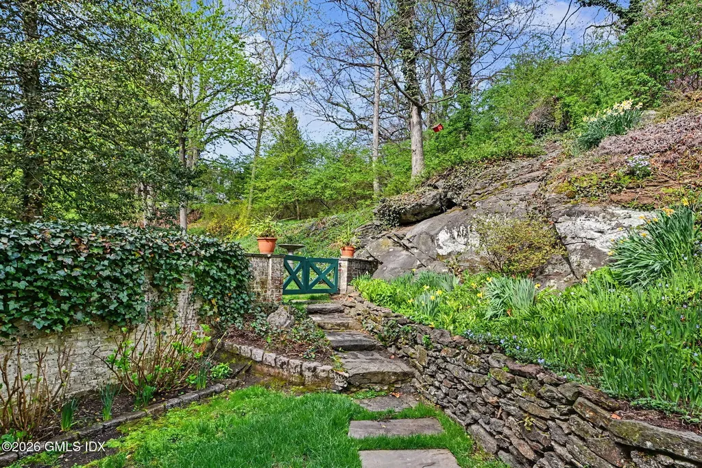 14 Upland Drive Greenwich CT 06831