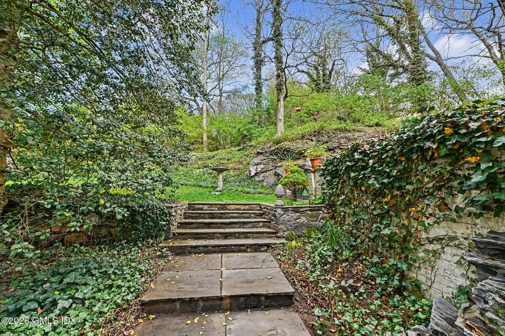 14 Upland Drive Greenwich CT 06831
