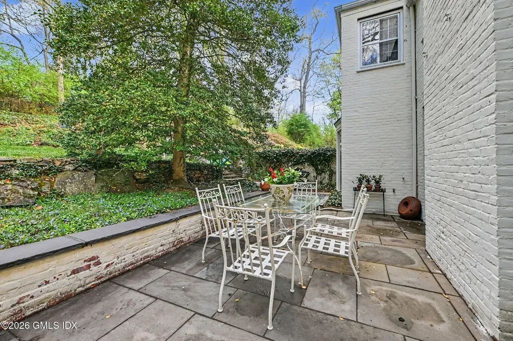 14 Upland Drive Greenwich CT 06831
