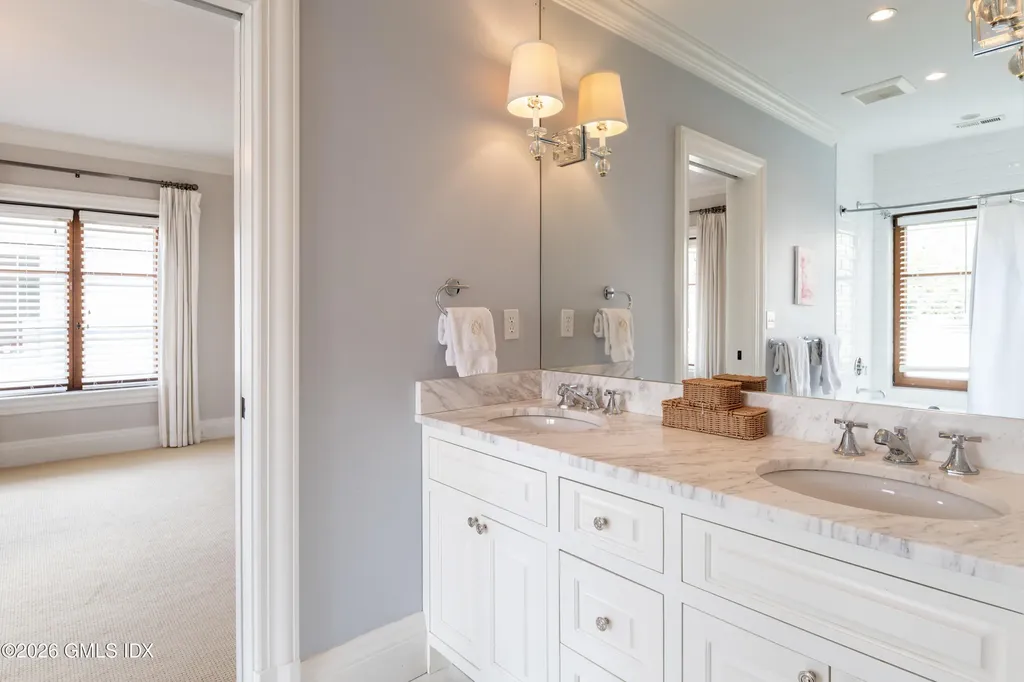 15 Field Road Riverside CT 06878