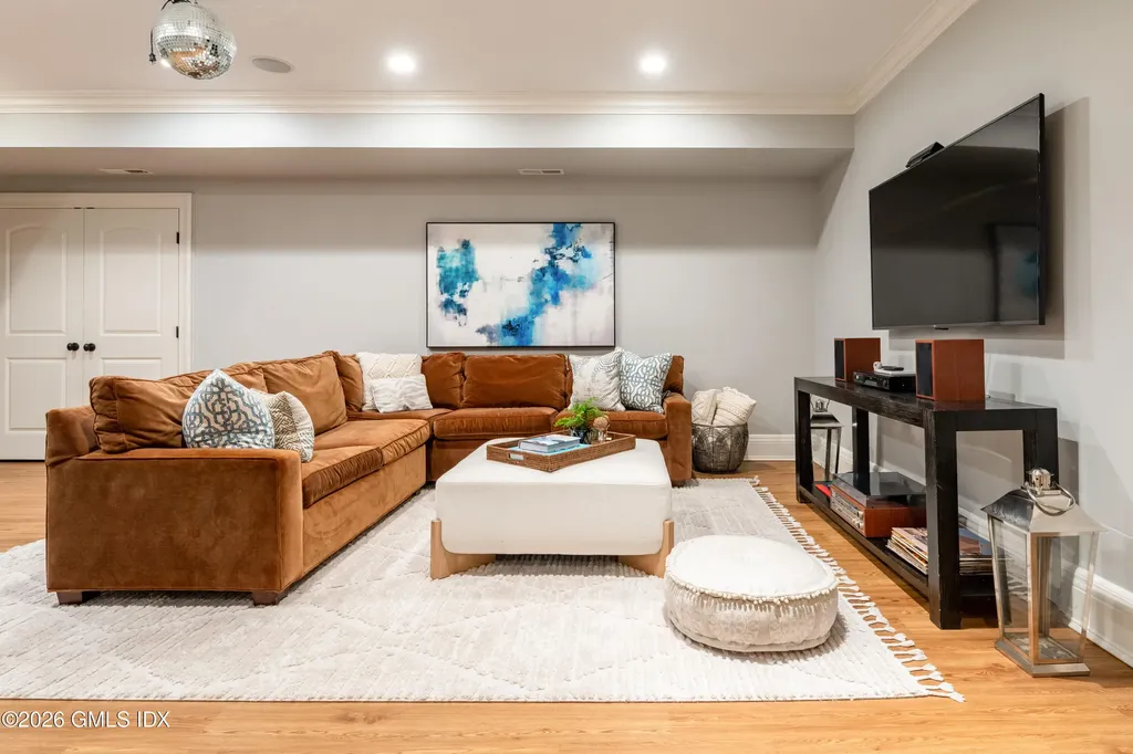 15 Field Road Riverside CT 06878