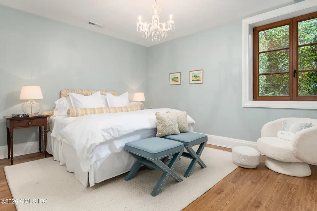 15 Field Road Riverside CT 06878