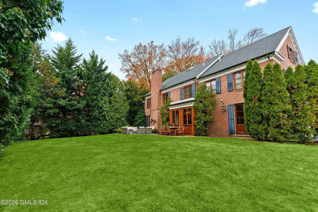 15 Field Road Riverside CT 06878