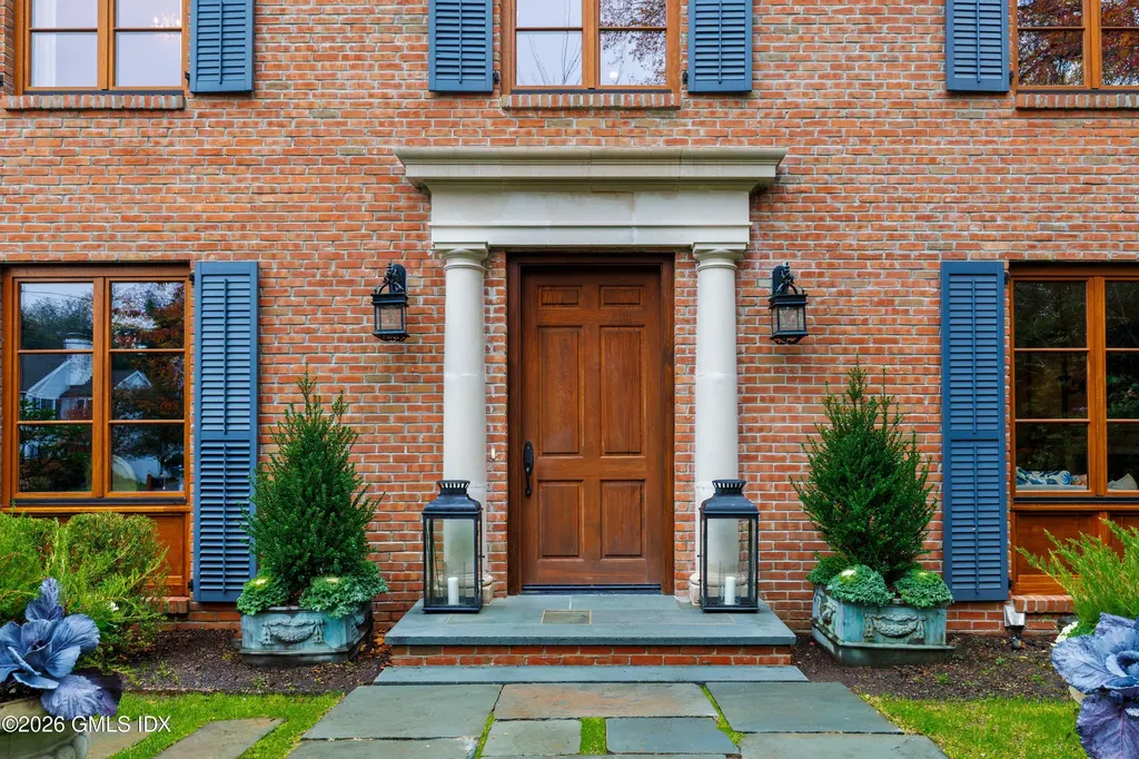 15 Field Road Riverside CT 06878