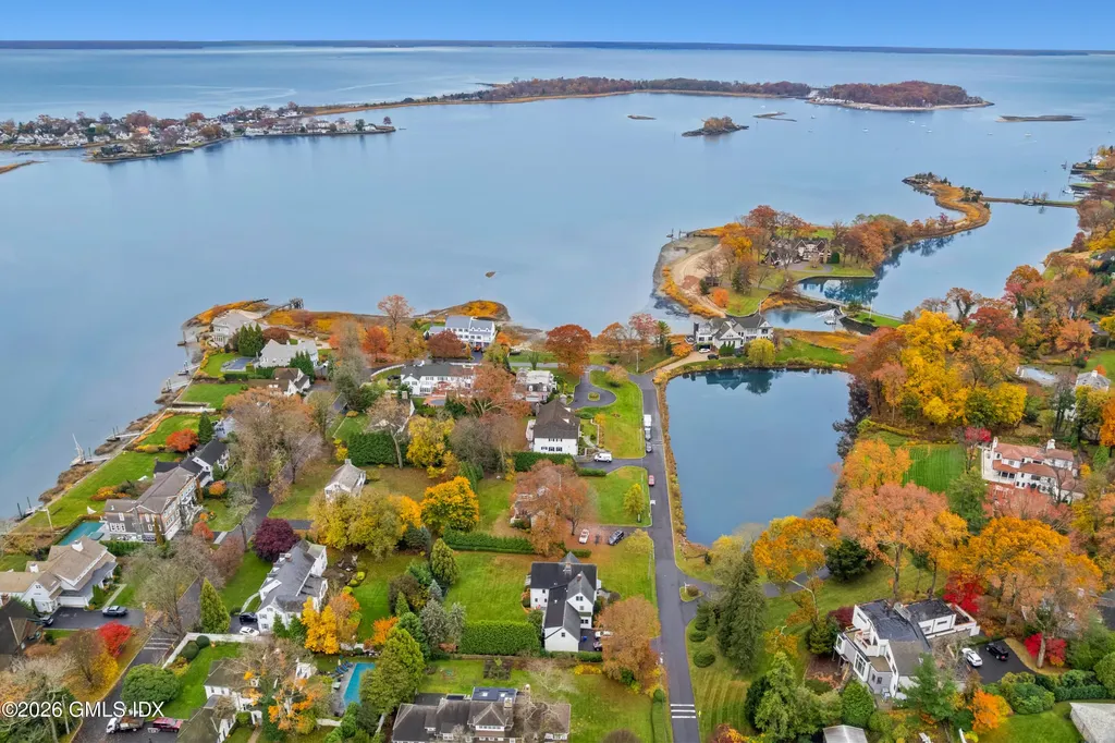 15 Field Road Riverside CT 06878