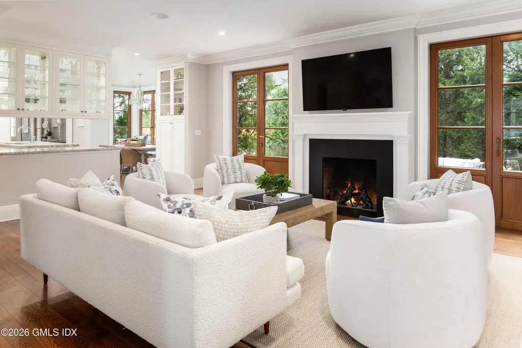 15 Field Road Riverside CT 06878