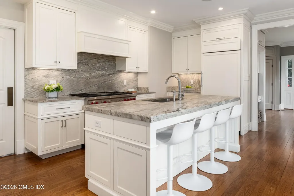 15 Field Road Riverside CT 06878