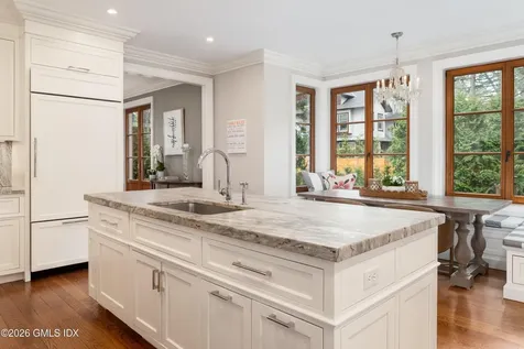 15 Field Road Riverside CT 06878
