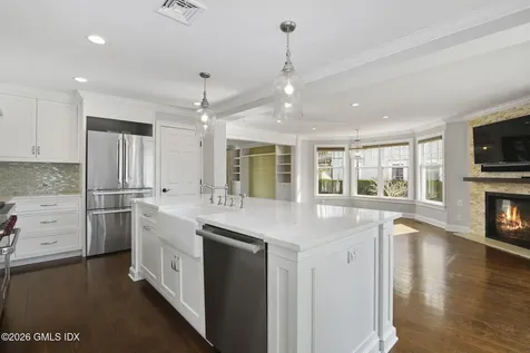 18 W End Avenue Old Greenwich CT 06870