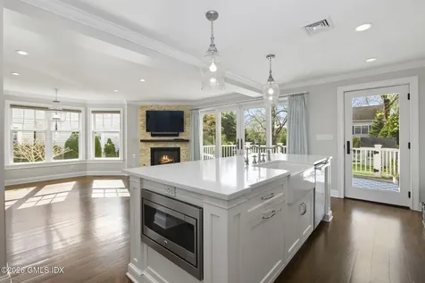 18 W End Avenue Old Greenwich CT 06870