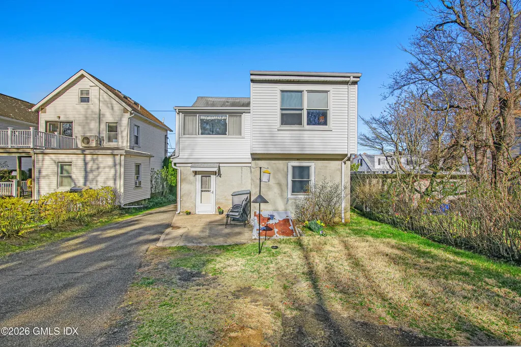 64 Le Grande Avenue Greenwich CT 06830