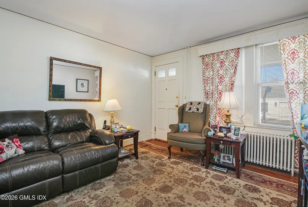 64 Le Grande Avenue Greenwich CT 06830