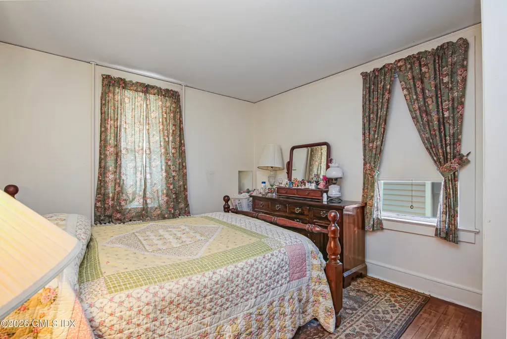 64 Le Grande Avenue Greenwich CT 06830