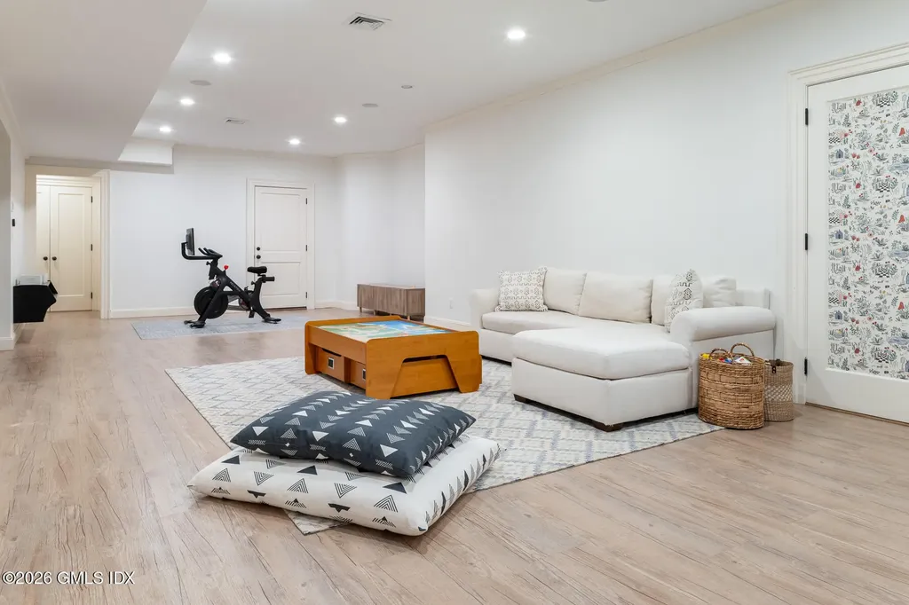 45 Willow Road Riverside CT 06878