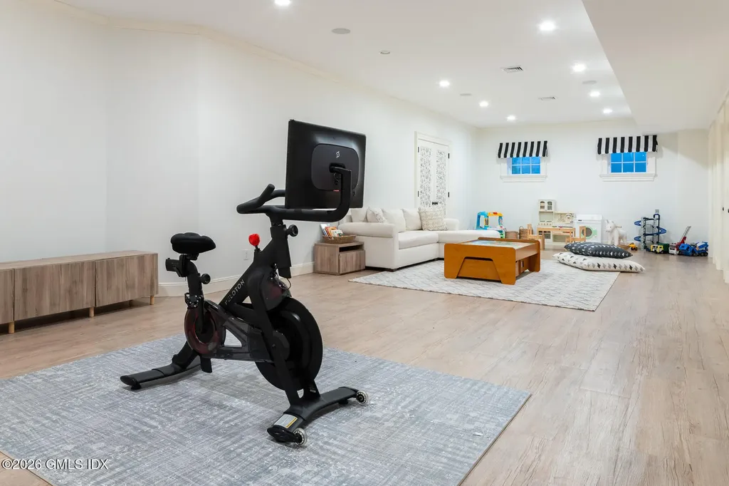 45 Willow Road Riverside CT 06878