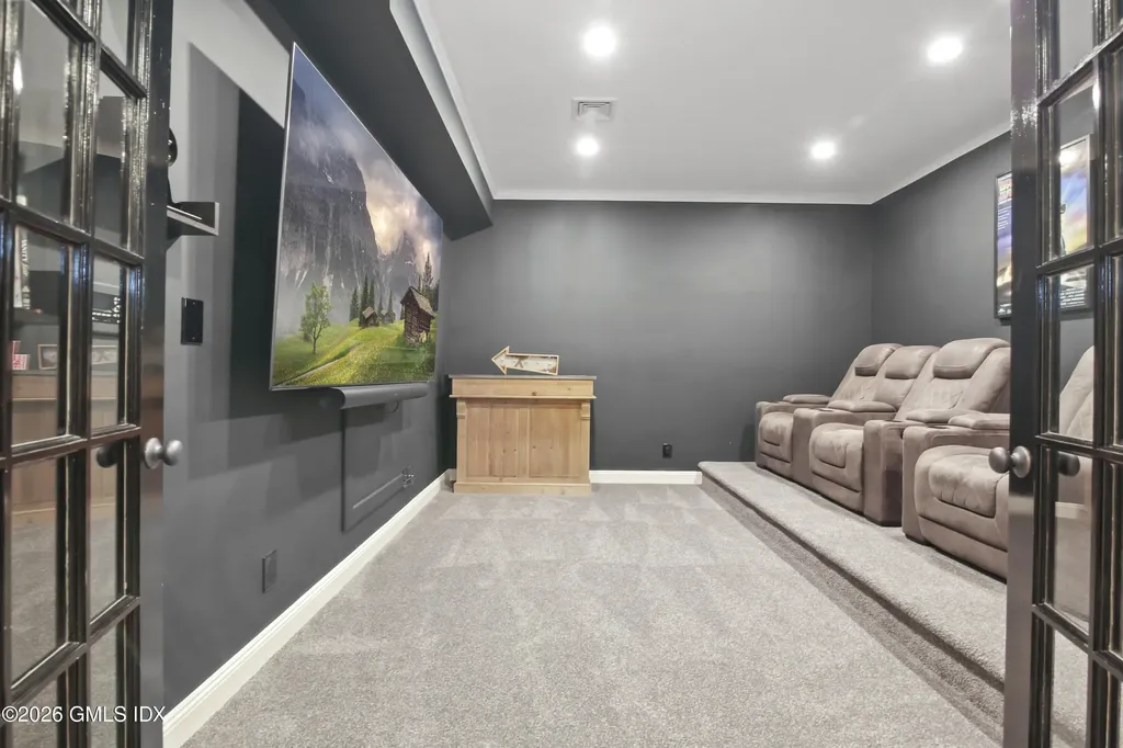 45 Willow Road Riverside CT 06878
