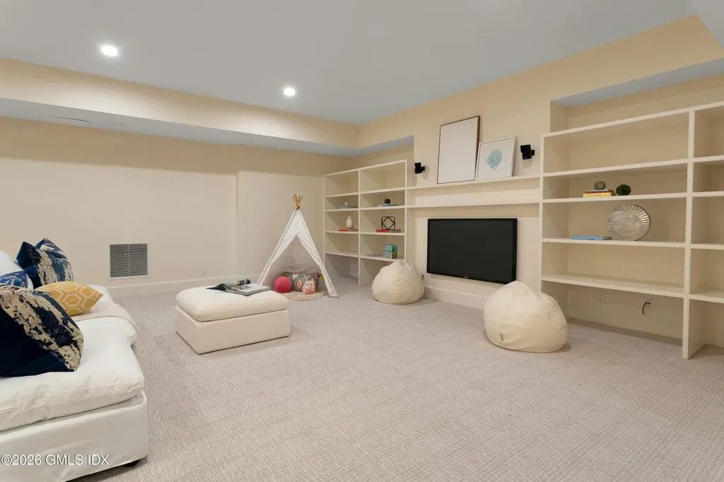 34 Cedarwood Drive Greenwich CT 06830