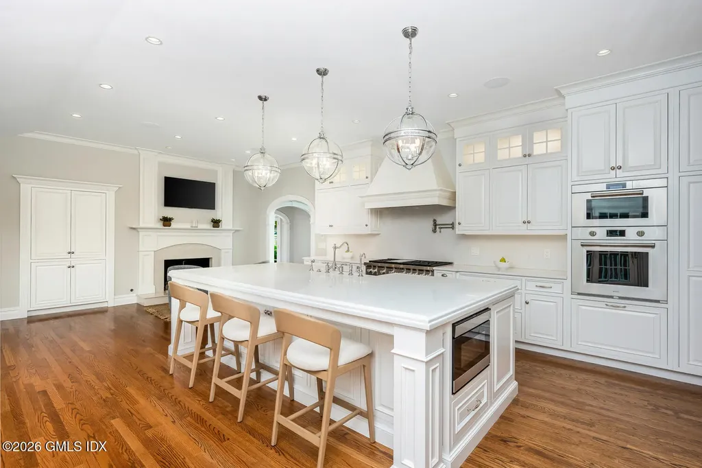 21 Fox Hill Lane Darien CT 06820