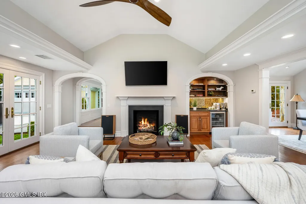 21 Fox Hill Lane Darien CT 06820