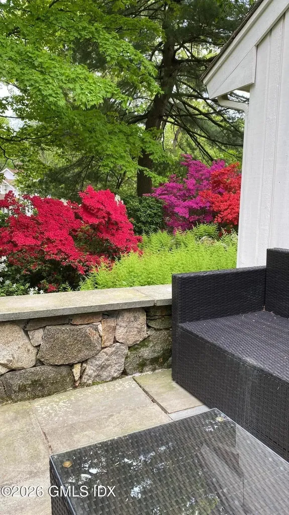 150 N Old Stone Bridge Road Cos Cob CT 06807