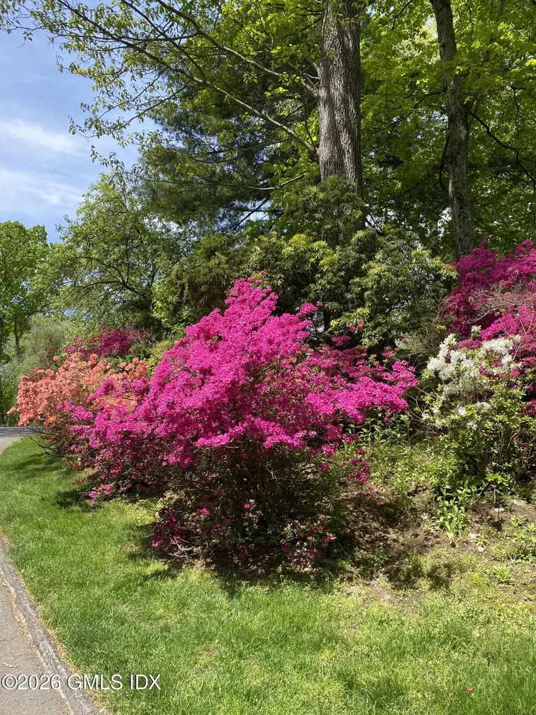 150 N Old Stone Bridge Road Cos Cob CT 06807