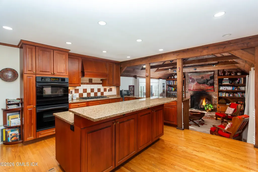 150 N Old Stone Bridge Road Cos Cob CT 06807