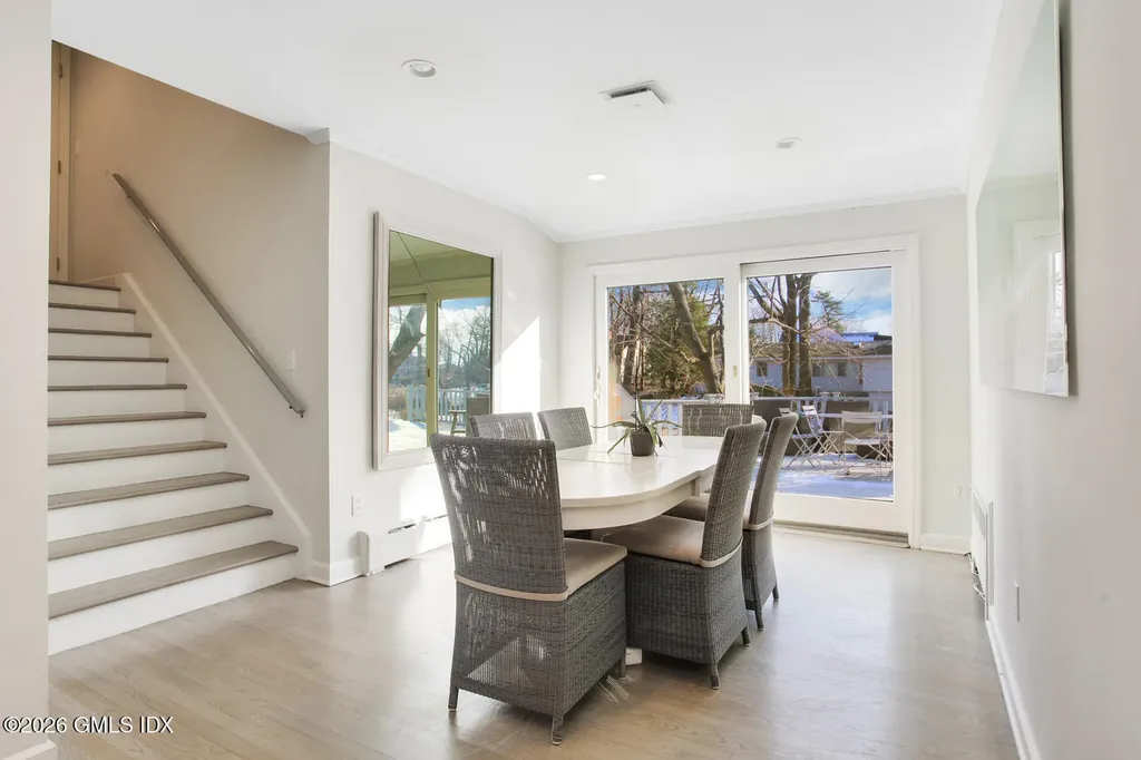 8 Indian Point Lane Riverside CT 06878