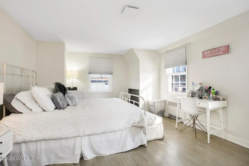 8 Indian Point Lane Riverside CT 06878
