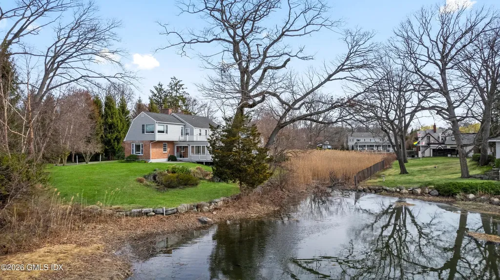 8 Indian Point Lane Riverside CT 06878