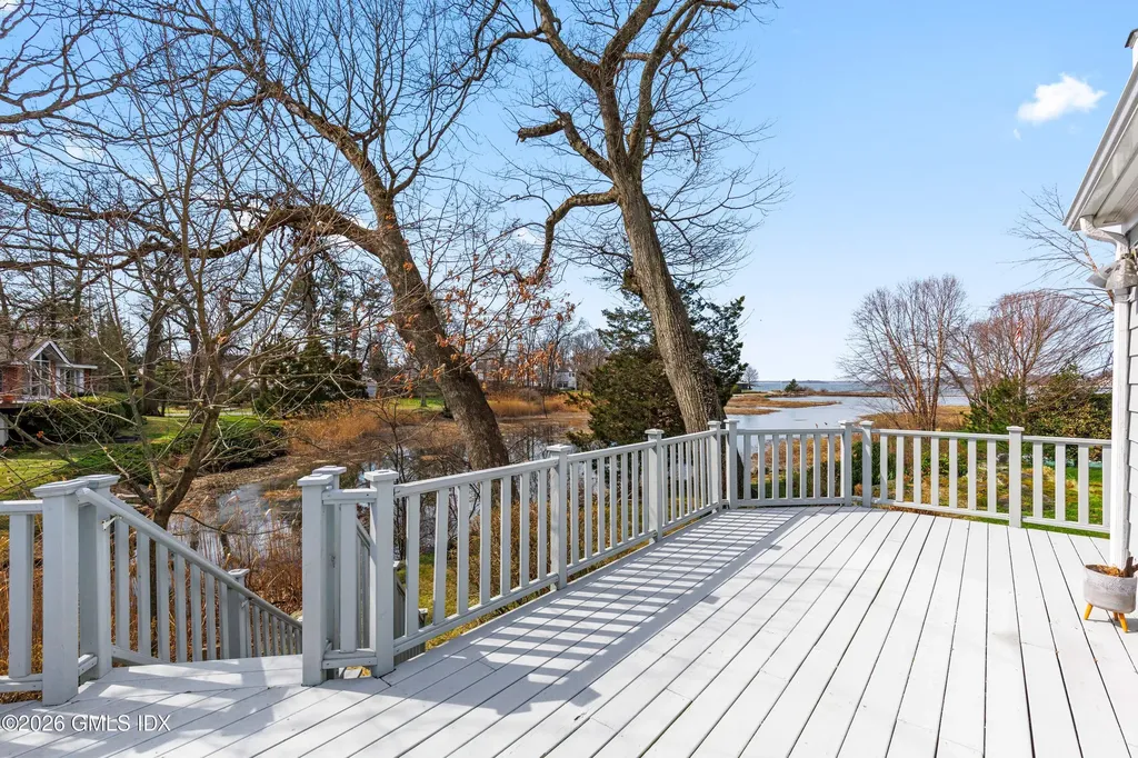 8 Indian Point Lane Riverside CT 06878