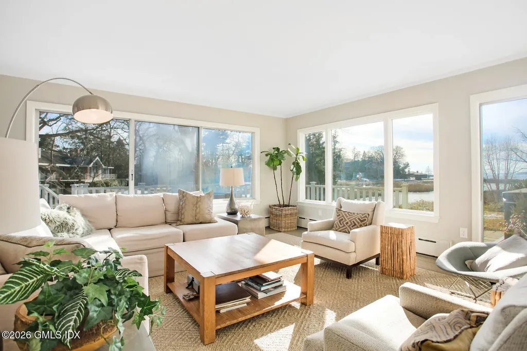 8 Indian Point Lane Riverside CT 06878